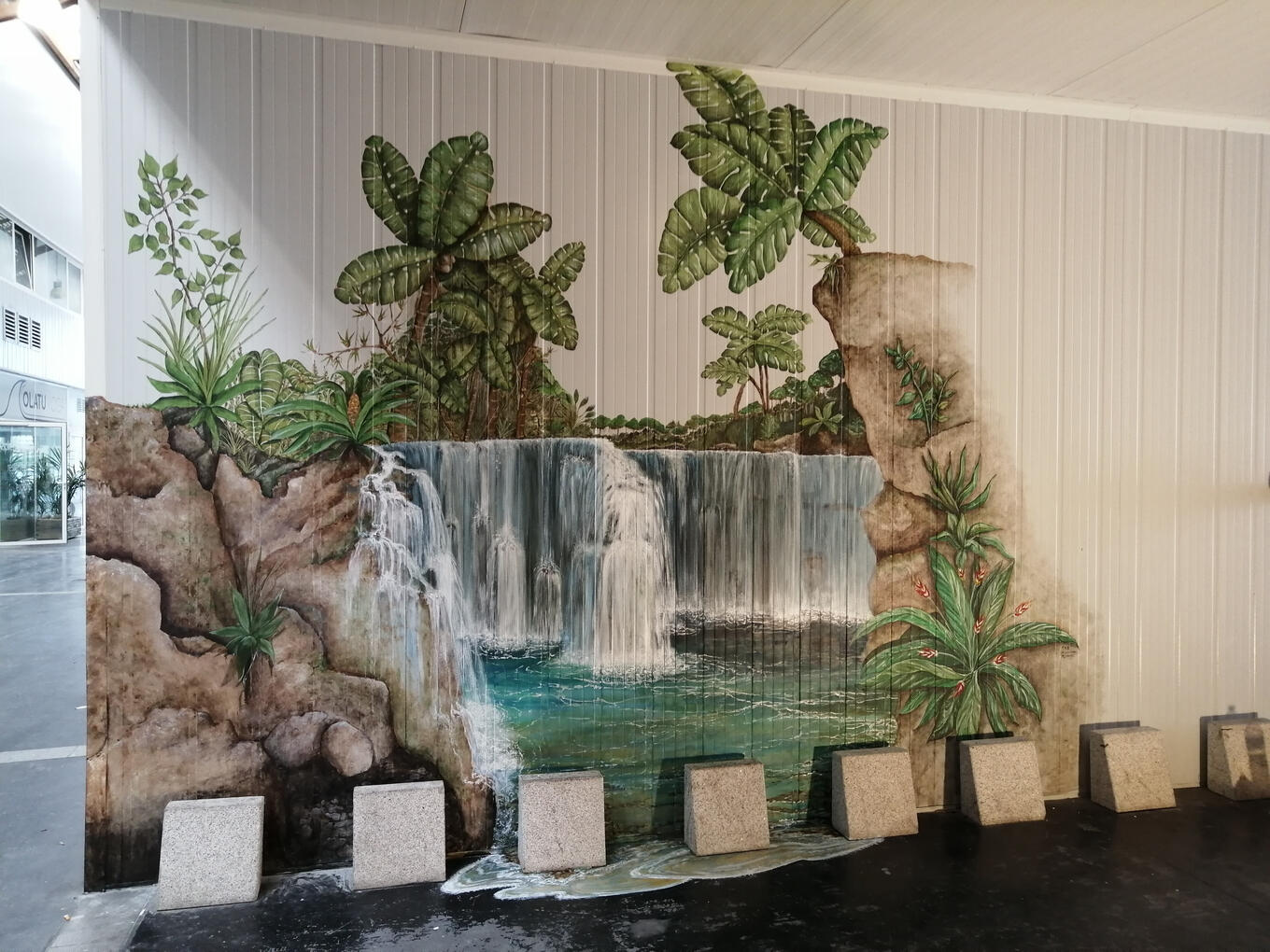 Cascade tropicale sur tôle