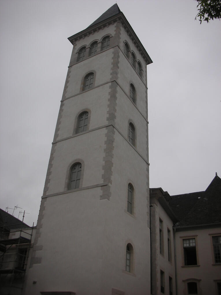 Appareillage pierre tour parlement de Navarre