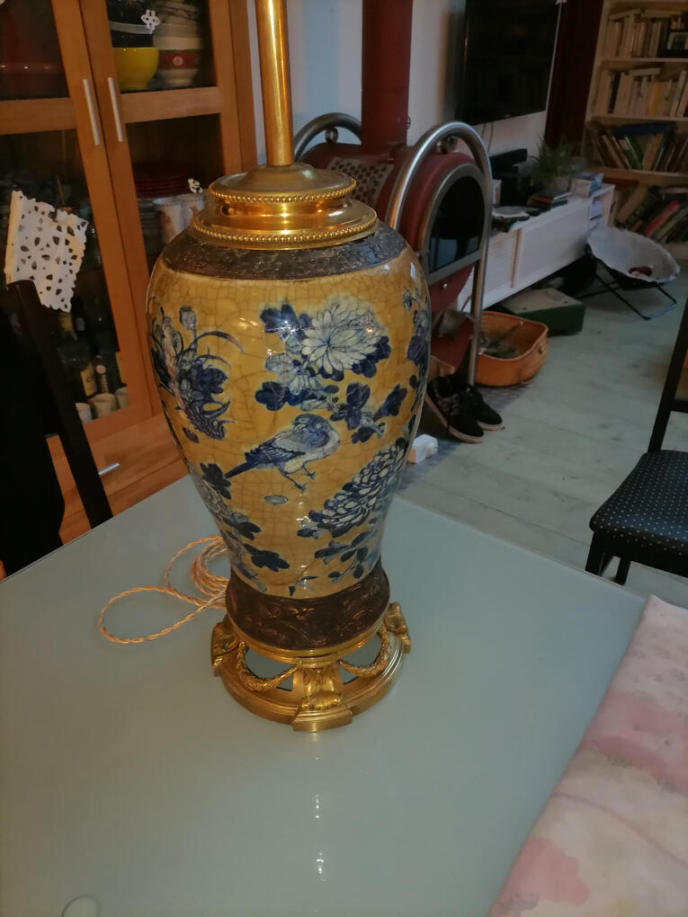 Vase reconstruit retouché et vernis